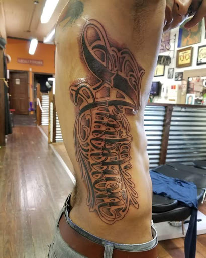 Tattoo Shop «Lucky Horseshoe Tattoo», reviews and photos, 1426 N Main St, Fort Worth, TX 76164, USA