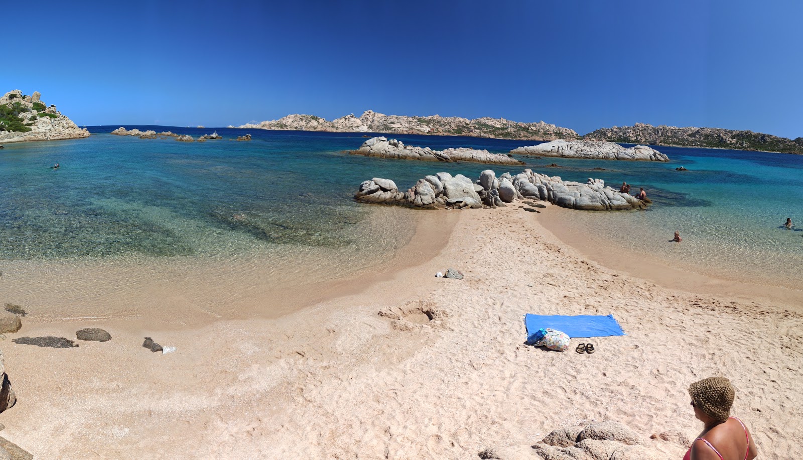 Foto van Spiaggia dello Strangolato met turquoise puur water oppervlakte