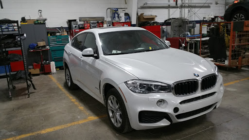 Auto Glass Shop «Casten Body Shop», reviews and photos, 230 Oakwood Rd, Lake Zurich, IL 60047, USA