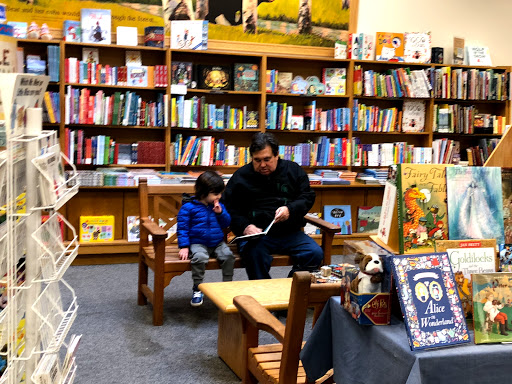 Book Store «Schuler Books & Music», reviews and photos, 1982 W Grand River Ave, Okemos, MI 48864, USA