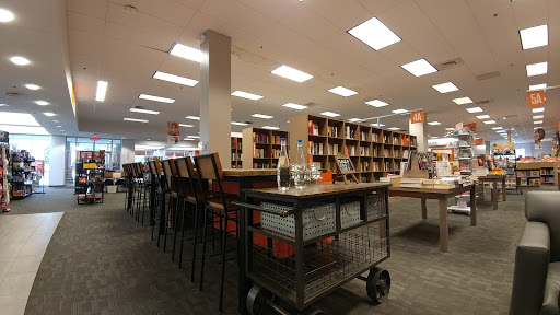 Used Book Store «2nd & Charles», reviews and photos, 45290 Utica Park Blvd, Utica, MI 48315, USA