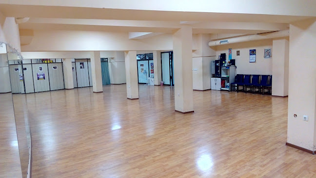 Opinii despre Танцов клуб "Кристал" în Варна - Училище