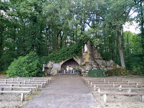 La grotte Notre Dame de Lourdes à Amillis