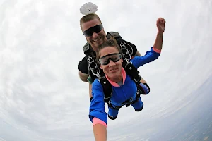 Start Skydiving image