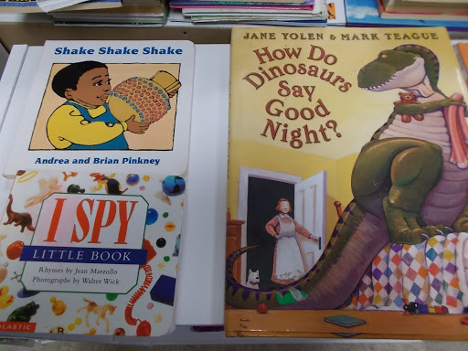 Book Store «Dead Tree Books», reviews and photos, 5645 S Flores St #105, San Antonio, TX 78214, USA