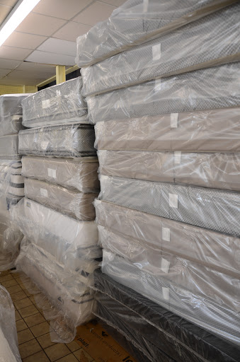 Mattress Store «Shoals Discount Mattresses», reviews and photos, 705 Avalon Ave, Muscle Shoals, AL 35661, USA