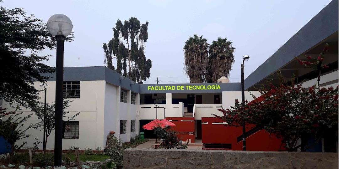 Facultad de Tecnología - Universidad Nacional de Educación