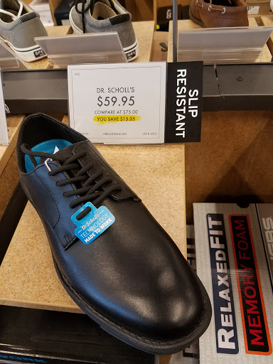 Shoe Store «DSW Designer Shoe Warehouse», reviews and photos, 10060 Reisterstown Rd, Owings Mills, MD 21117, USA