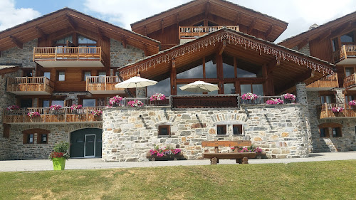 hôtels Résidence Le Planica avec piscine pied des pistes Montvalezan