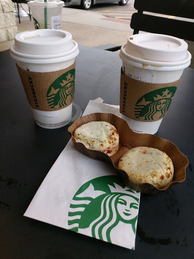 Coffee Shop «Starbucks», reviews and photos, 1560 E Golf Rd, Schaumburg, IL 60173, USA