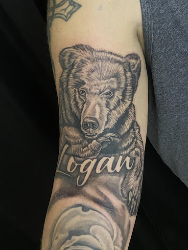 Tattoo Shop «Famous Tattoos», reviews and photos, 643 State Rd, Dartmouth, MA 02747, USA