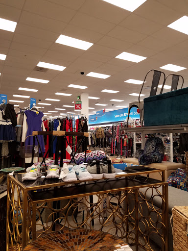 Clothing Store «Ross Dress for Less», reviews and photos, 3300 S Glenstone Ave, Springfield, MO 65804, USA