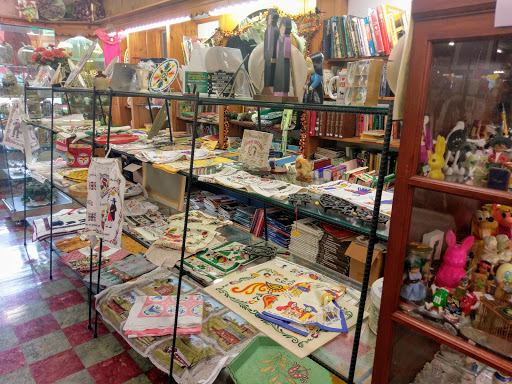 Tourist Attraction «Penna Dutch Gift Haus», reviews and photos, 93 Roadside Dr, Shartlesville, PA 19554, USA