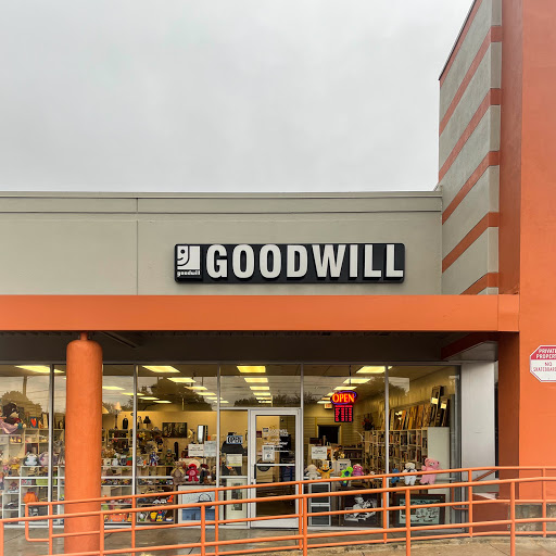 Goodwill Central Texas - McNeil Bookstore - Attended Donation Center image 1