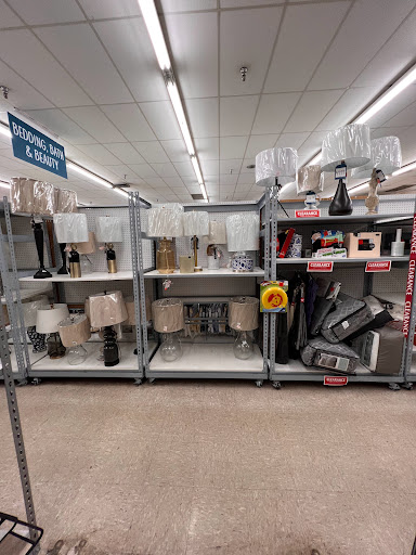 Home Goods Store «Tuesday Morning», reviews and photos, 1615 Sun City Center Plaza, Sun City Center, FL 33573, USA