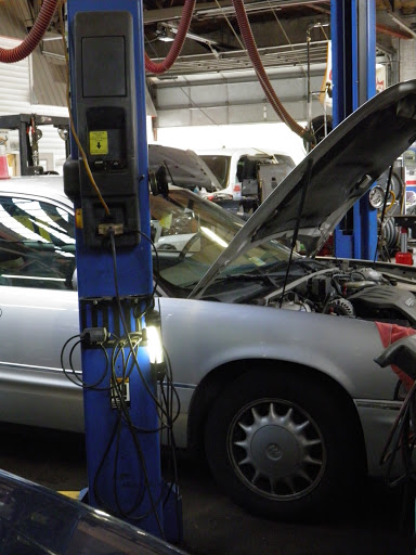 Auto Repair Shop «Auto Doctor», reviews and photos, 2116 Ashland Ave, Evanston, IL 60201, USA