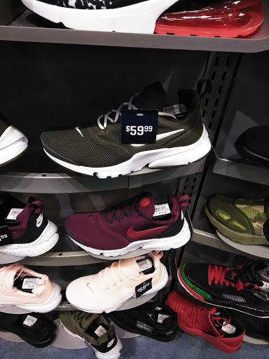 Shopping Mall «West Oaks Mall», reviews and photos, 9401 W Colonial Dr, Ocoee, FL 34761, USA