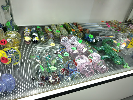 Tobacco Shop «Things N Things», reviews and photos, 621 Center Point Rd NE, Cedar Rapids, IA 52402, USA