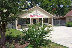 Mely's Beauty Salon image