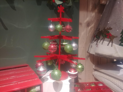 Furniture Store «Crate and Barrel», reviews and photos, 1102 Commons Dr, Geneva, IL 60134, USA