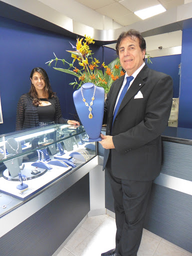 Jewelry Store «Highlands Jewelers-- Jewelery Repair», reviews and photos, 3830 Valley Centre Dr #706, San Diego, CA 92130, USA