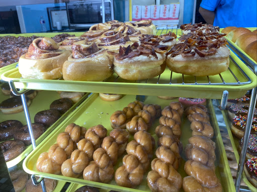 Donut Shop «Queen Donut Shop», reviews and photos, 1806 W 18th St, Houston, TX 77008, USA