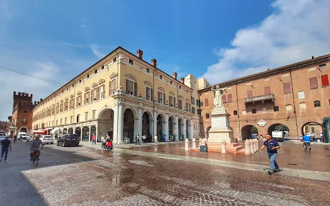 Piazza Savonarola image