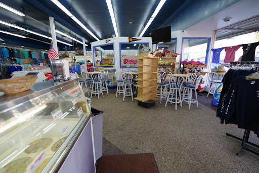 Ice Cream Shop «Tomasko Salt Water Taffy», reviews and photos, 711 Dolliver St, Pismo Beach, CA 93449, USA