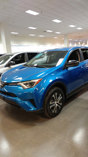 Toyota Dealer «Kings Toyota - New Cars, Indoor Showroom», reviews and photos, 4700 Fields Ertel Rd, Cincinnati, OH 45249, USA
