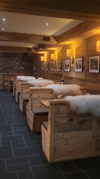 Atmosphère du Restaurant français Restaurant Le Dahu à Chamonix-Mont-Blanc - n°11
