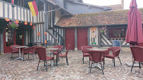 Atmosphère du Restaurant Aux Trois Damoiselles à Beuvron-en-Auge - n°9