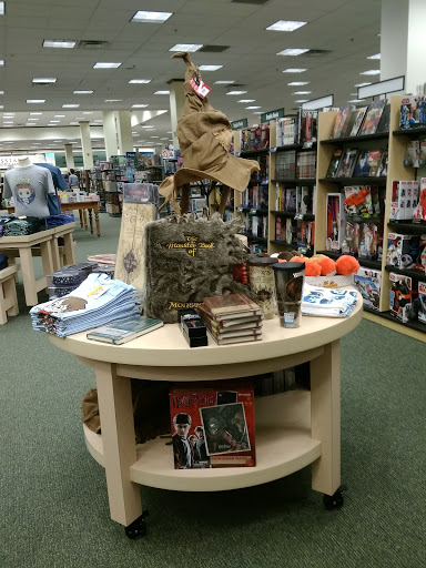 Book Store «Barnes & Noble», reviews and photos, 5231 E 41st St, Tulsa, OK 74135, USA