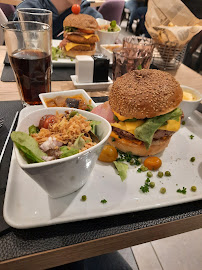 Hamburger du Restaurant français Auberge Saint Hubert à Douchy-les-Mines - n°4