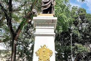 Bolívar Square image