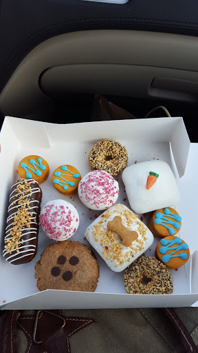 Pet Supply Store «Pet Food Express», reviews and photos, 320 S Lake Ave, Pasadena, CA 91101, USA