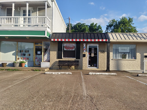 Barber Shop «Wise Guys Old School Barber Shop», reviews and photos, 610 Cedar St, Cedar Hill, TX 75104, USA