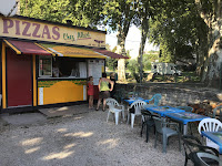 Photos du propriétaire du Pizzeria Pizzas Chez Albert « BARJAC » - n°1