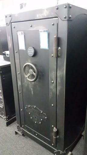 Sporting Goods Store «Sportco Warehouse Sporting Goods», reviews and photos, 4602 20th St E, Fife, WA 98424, USA