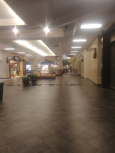 Shopping Mall «Lakeshore Mall», reviews and photos, 150 Pearl Nix Pkwy, Gainesville, GA 30501, USA