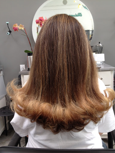 Hair Salon «Maxi Hair Salon», reviews and photos, 2489 Telegraph Ave, Berkeley, CA 94704, USA