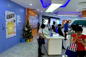 M1 Tampines Mall - Phone Shop & Internet Service Provider image