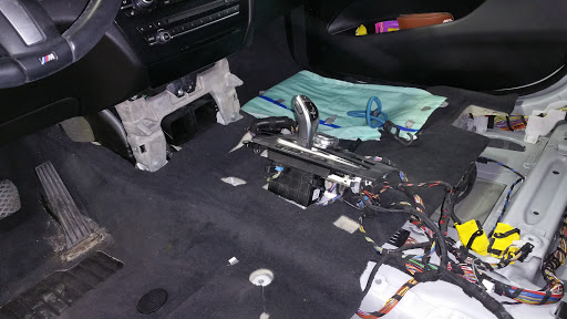 Auto Glass Shop «Casten Body Shop», reviews and photos, 230 Oakwood Rd, Lake Zurich, IL 60047, USA