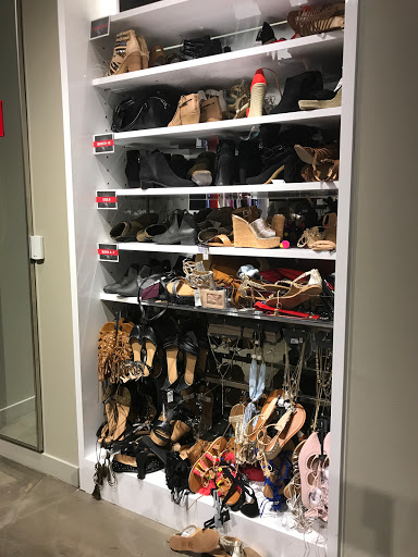 Clothing Store «Express», reviews and photos, 6847 Springfield Mall, Springfield, VA 22150, USA