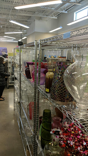 Thrift Store «Goodwill Store & Donation Center», reviews and photos, 5518 Touhy Ave, Skokie, IL 60077, USA