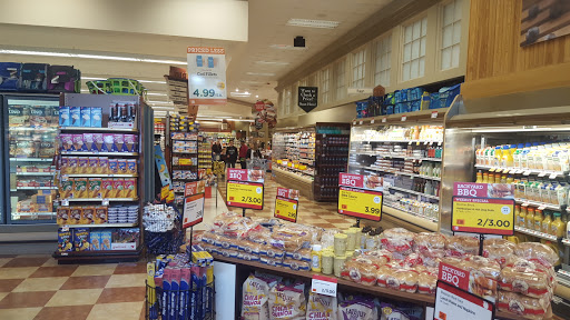 Supermarket «Roche Bros. Mashpee», reviews and photos, 11 Commercial St, Mashpee, MA 02649, USA