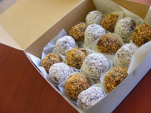 Bakery «Family Bakery & Mrs. Doughnut», reviews and photos, 8733 Cooper Rd, Alexandria, VA 22309, USA