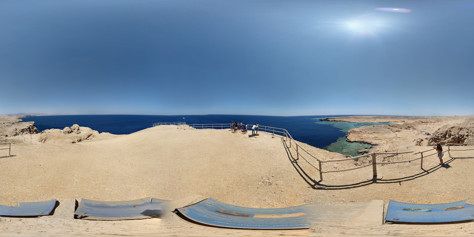 Foto de Shark Reef beach localizado em área natural