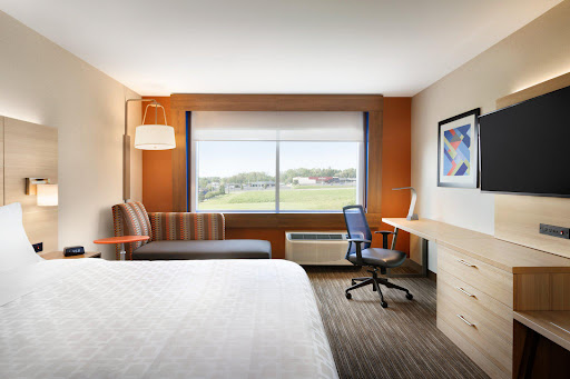 Holiday Inn Express & Suites Savannah W - Chatham Parkway, an IHG Hotel image 2