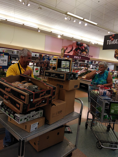 Grocery Store «Stop & Shop», reviews and photos, 60 Providence Pike, Putnam, CT 06260, USA