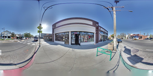 Tobacco Shop «Twisted Smoke Shop (J St)», reviews and photos, 3718 J St, Sacramento, CA 95816, USA